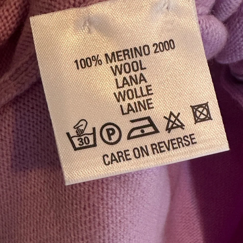 Vintage Burberry London 100% Merino Wool Cardigan Lilac Gold Buttons Scotland - Picture 3 of 7